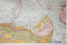 Carte géologique des environs de Avignon